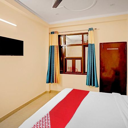 Hotel O Pari Hotel Ґазіабад Екстер'єр фото