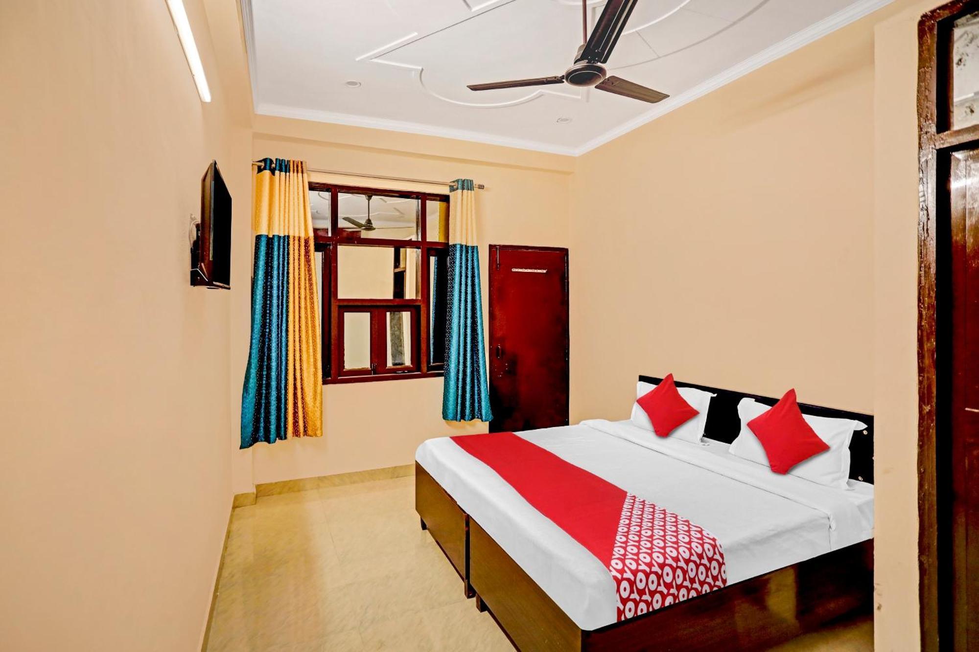 Hotel O Pari Hotel Ґазіабад Екстер'єр фото